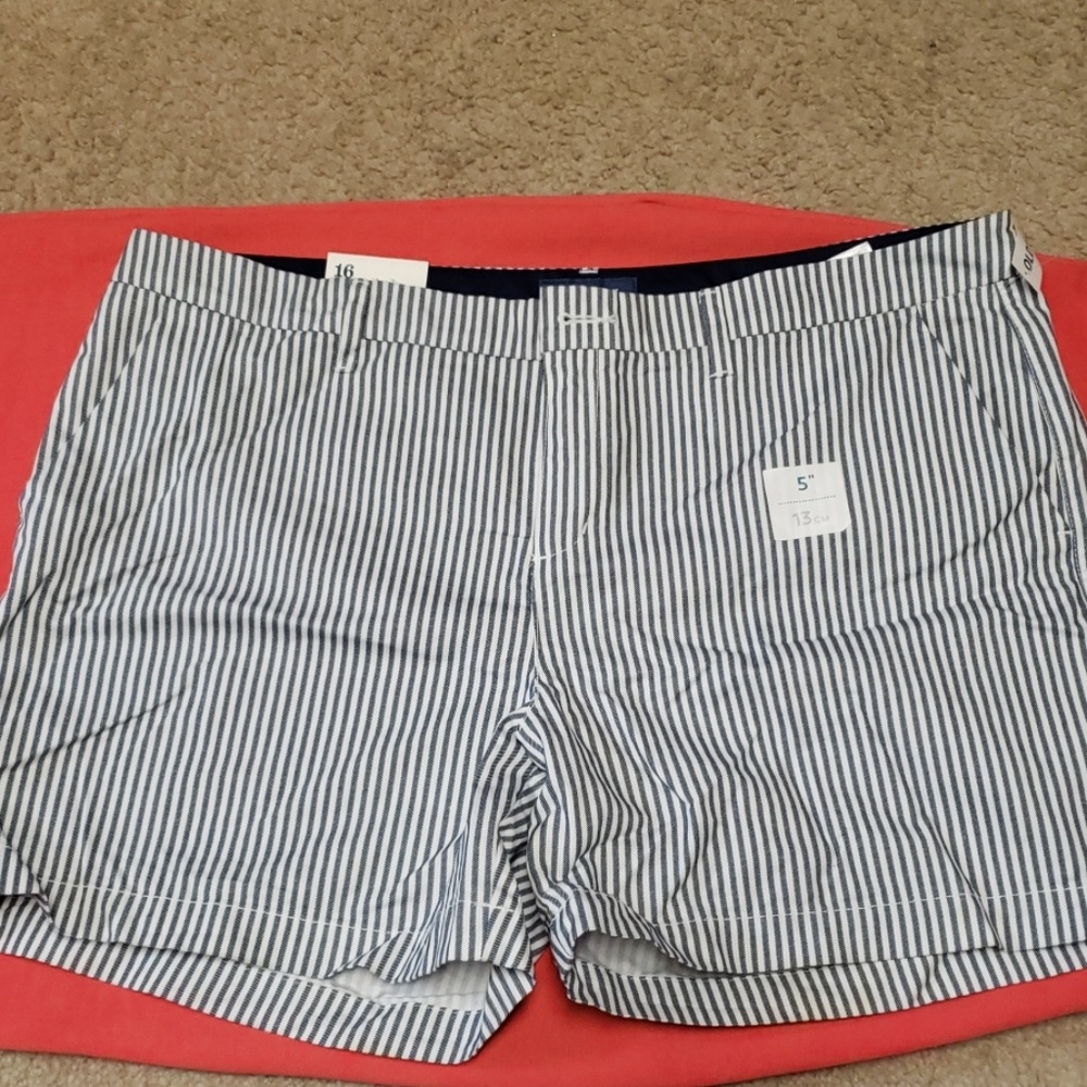 NWT Old Navy everyday shorts